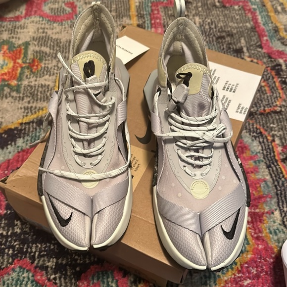 Nike /I.S.P.A. Runner’s shoe with socks - Picture 3 of 5